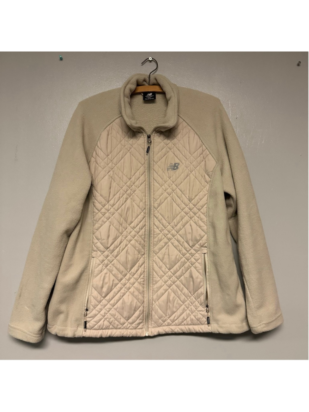 New Balance women’s Beige Quilted Fleece jacket 2XL full zip with zip pockets - Picture 1 of 8